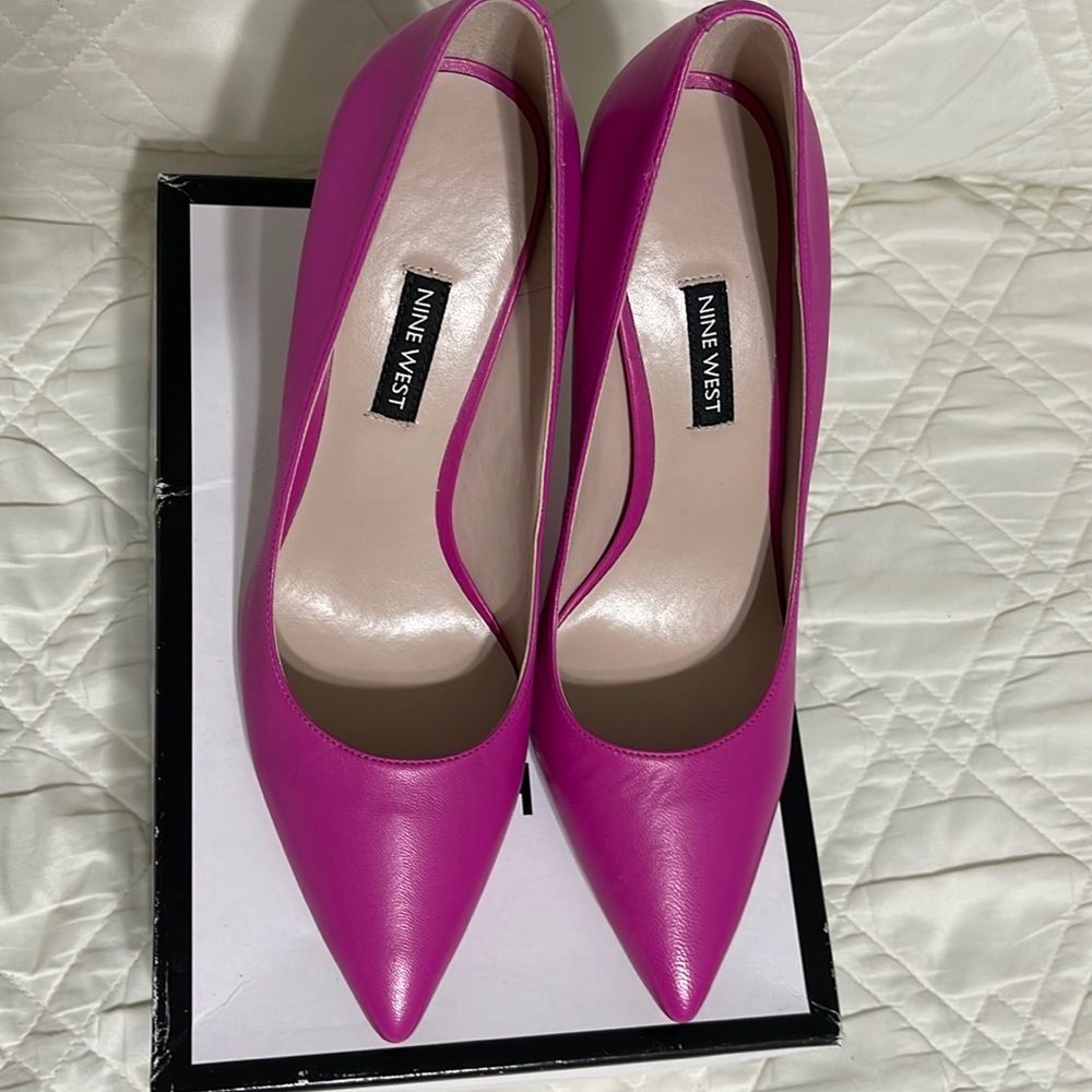 Nine West Tatiana Hotshot Pink pumps